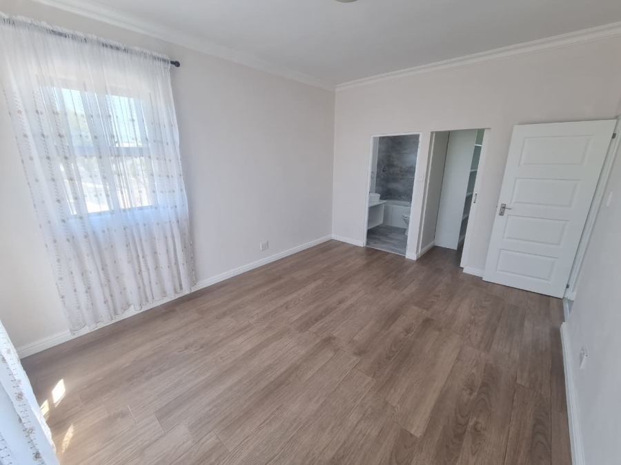 2 Bedroom Property for Sale in Rondebosch East Western Cape